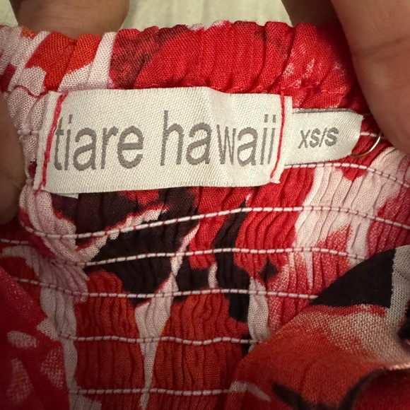 NWT REVOLVE Tiare Hawaii Crop Capri Top in Fiji Flowers Red in xs/s - Picture 6 of 9